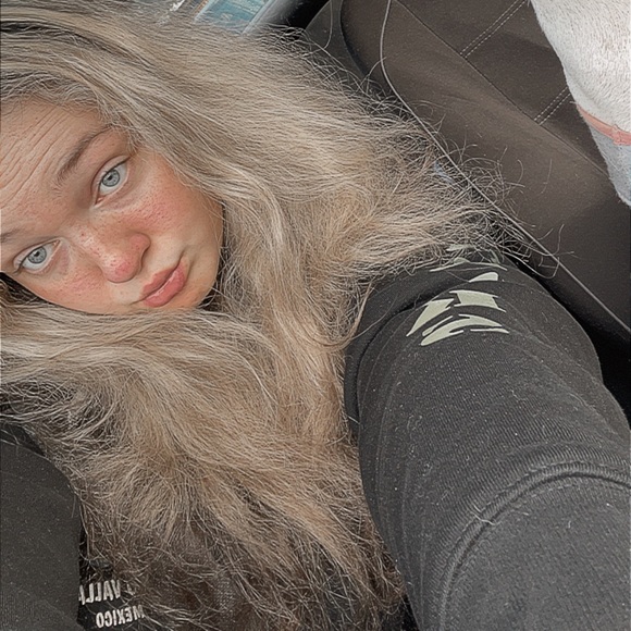 Meet your Posher, Kori - Picture 4 of 4